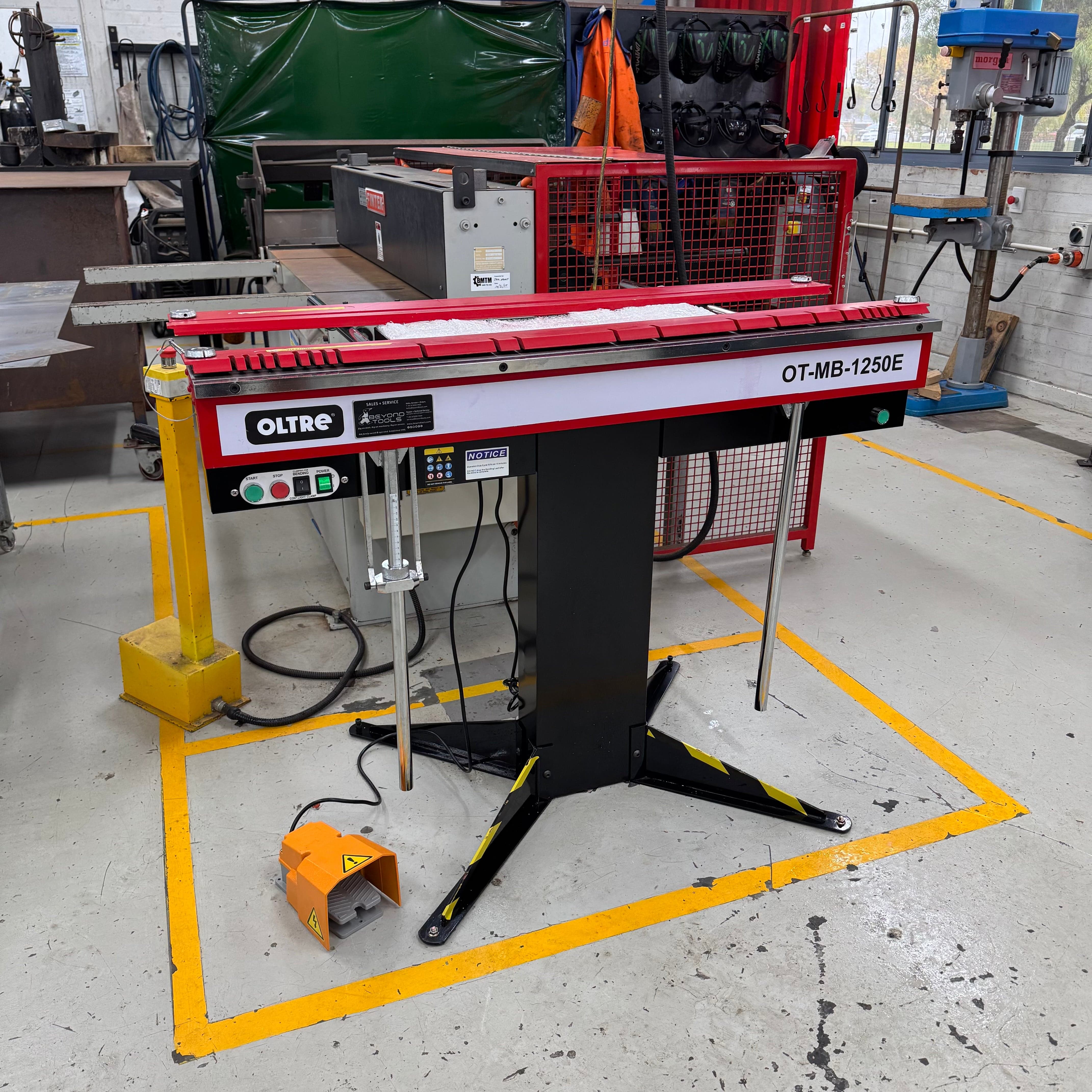 1250mm Magnetic Sheet Metal Bender 240V 1250E by Oltre X JDC Bend